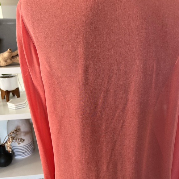 Aritzia Wilfred coral coloured blouse in xs - Picture 9 of 10